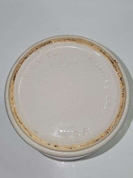 Pottery Company in Roseville, Ohio stoneware utensil holder