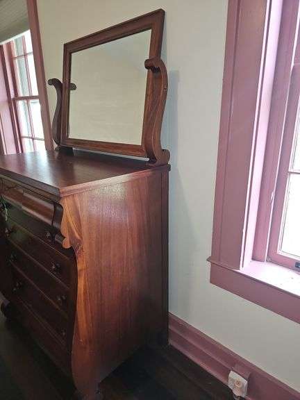 Grand Rapids Sligh Furniture Co Mahogany Chest of Drawers