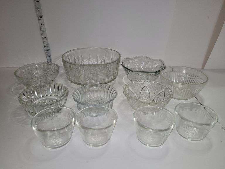 Clear glass serving bowl & clear glass sauce cups