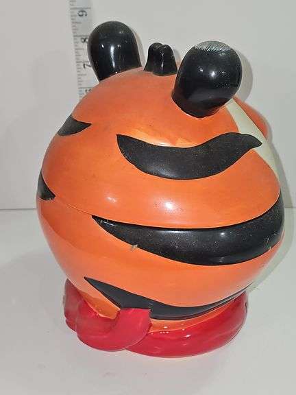 2002 vintage Tony the Tiger ceramic cookie jar.