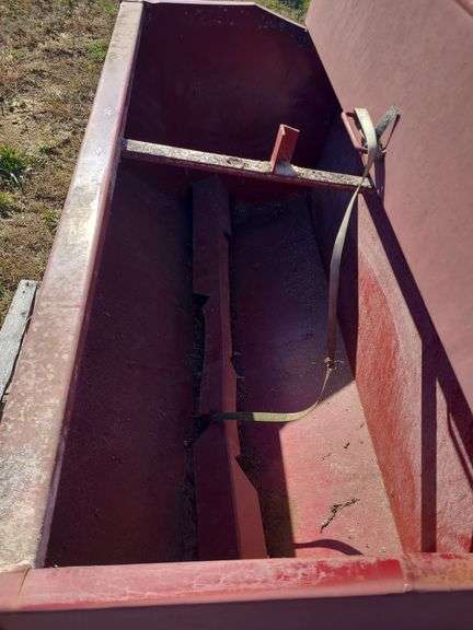 Southern States Livestock Feeder