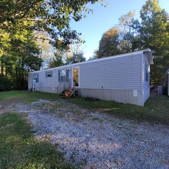 9490 Lebanon Rd. Parksville KY