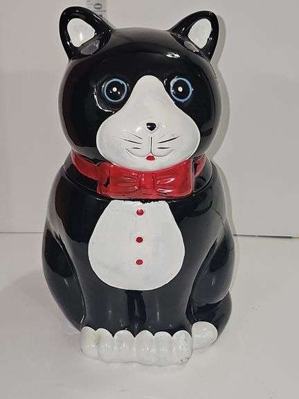 Vintage tuxedo cat cookie jar.