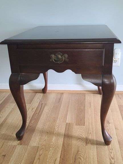 Queen Anne Style End Table