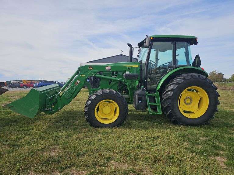 John Deere 6105E Cab Tractor with H260 Loader