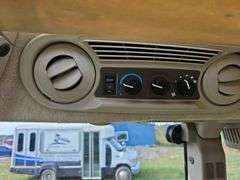 John Deere 6105E Cab Tractor with H260 Loader