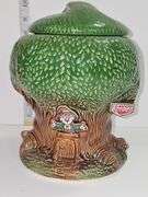 1981 vintage Keebler Elf Treehouse cookie jar.