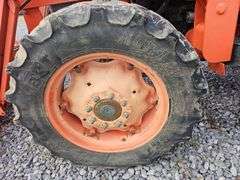 M6800 Kubota Cab Tractor with Loader