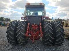 1086 International Cab Tractor