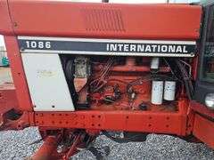 1086 International Cab Tractor