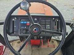 1086 International Cab Tractor