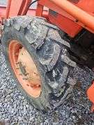M6800 Kubota Cab Tractor with Loader