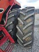 1086 International Cab Tractor