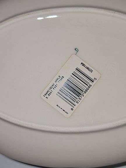 Vintage Franciscan Apple gravy boat with an attached underplate