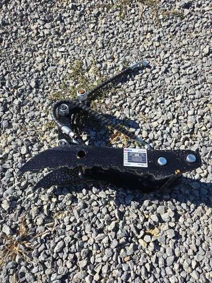 Hydraulic Thumb Clamp Attachment