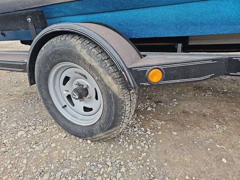 2011 Bass Master Fishing Boat