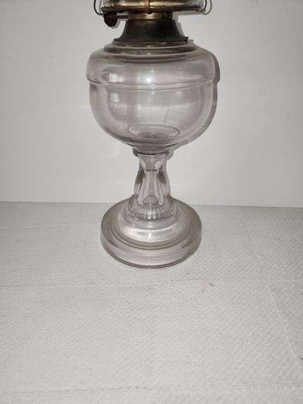 Oil lamp (Riverside Rondo Pattern) with clear chimney