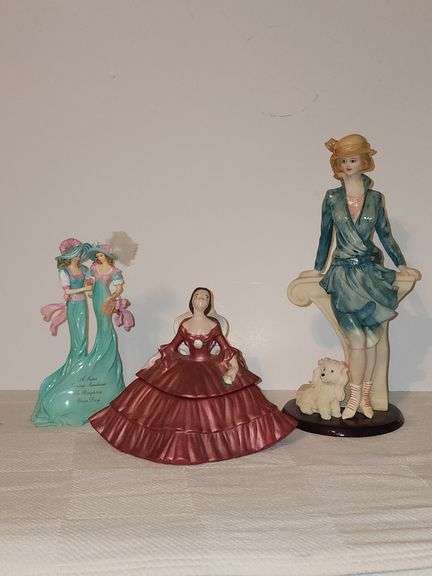 3 figurines