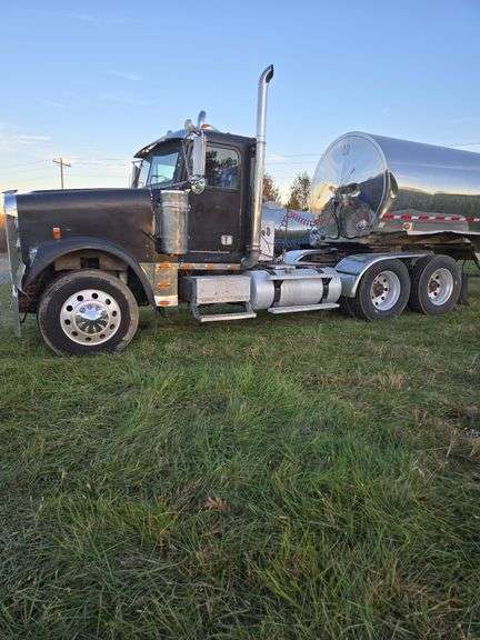 2006 Freightliner Day Cab