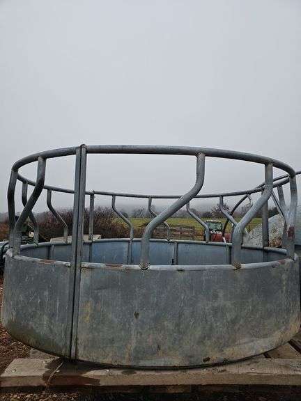 Round Hay feeders