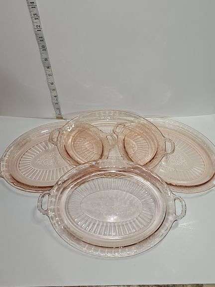 Vintage pink depression glass oval serving platter.
