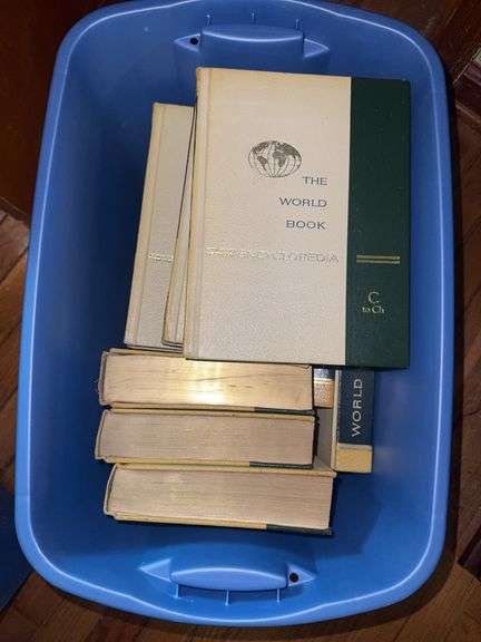 "The World Books" encyclopedias & dictionary