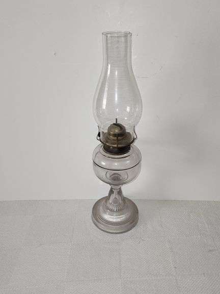 Oil lamp (Riverside Rondo Pattern) with clear chimney