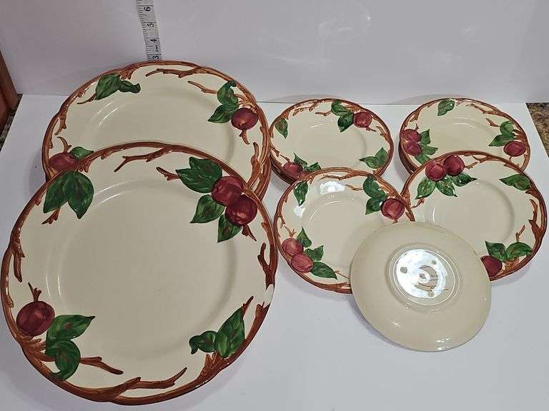 Vintage Franciscan Apple dinner plates & dessert plates