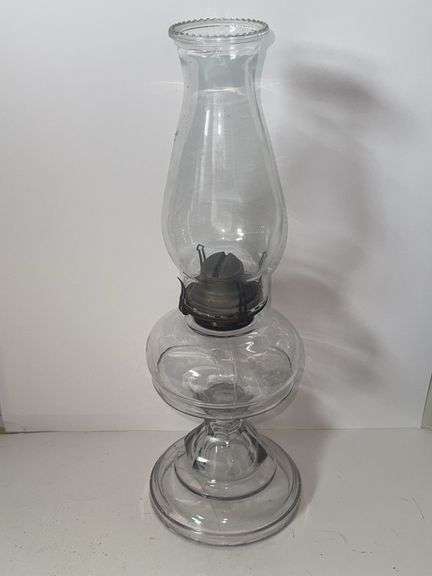Vintage Clear glass oil lamp with chimney