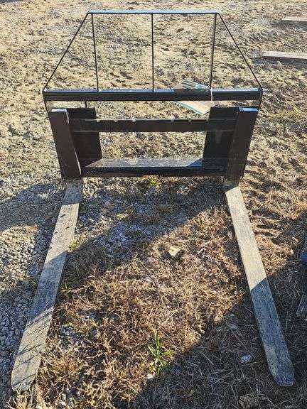 CFG Industrial Skid Steer Pallet Forks