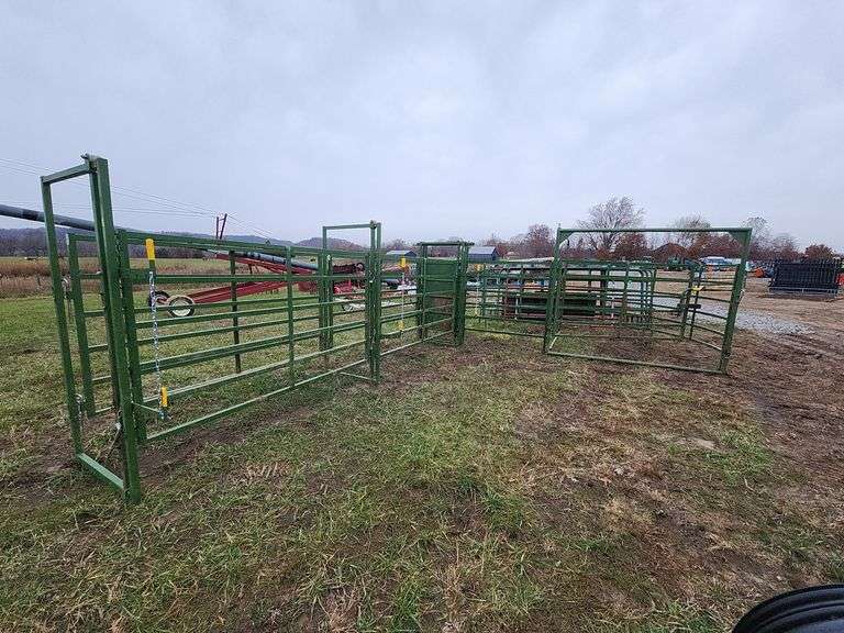 Powder River Turn Table With A 16ft Shute