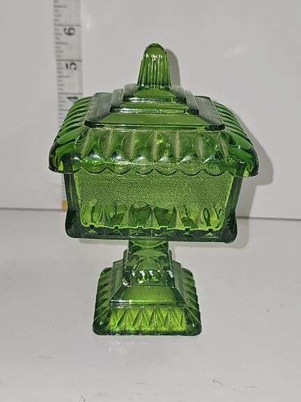 Vintage Jeannette Glass "Wedding Box" or covered candy dish - green color