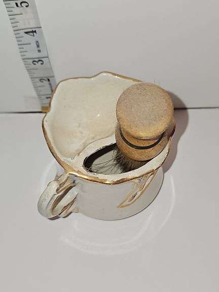 Mustache cup & brush