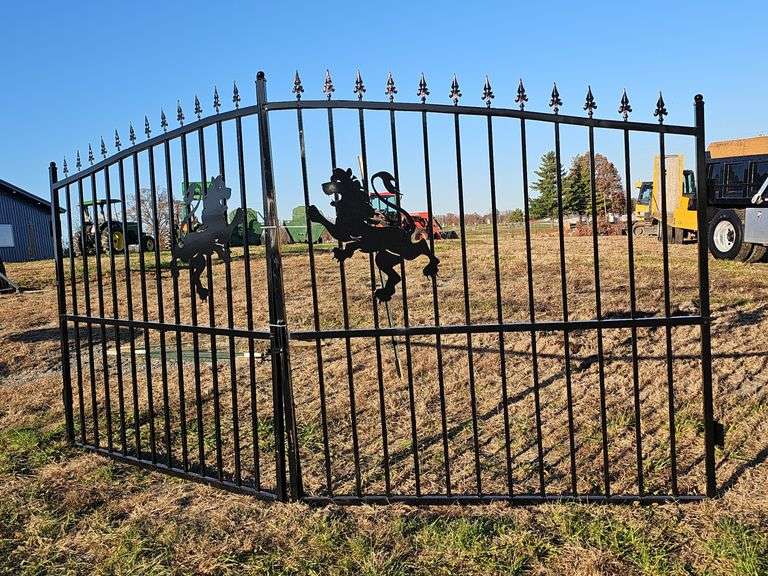 BI-Parting Iron Gate (Lion Design)