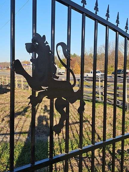 BI-Parting Iron Gate (Lion Design)