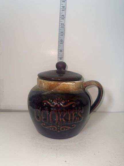 Stoneware cookie jar