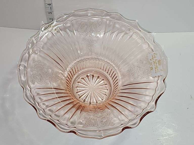 Vintage Anchor Hocking Mayfair "Open Rose" pink depression glass serving bowl.