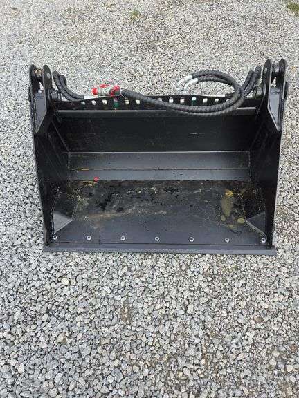 Mini Skid Steer 4-in-1 Bucket