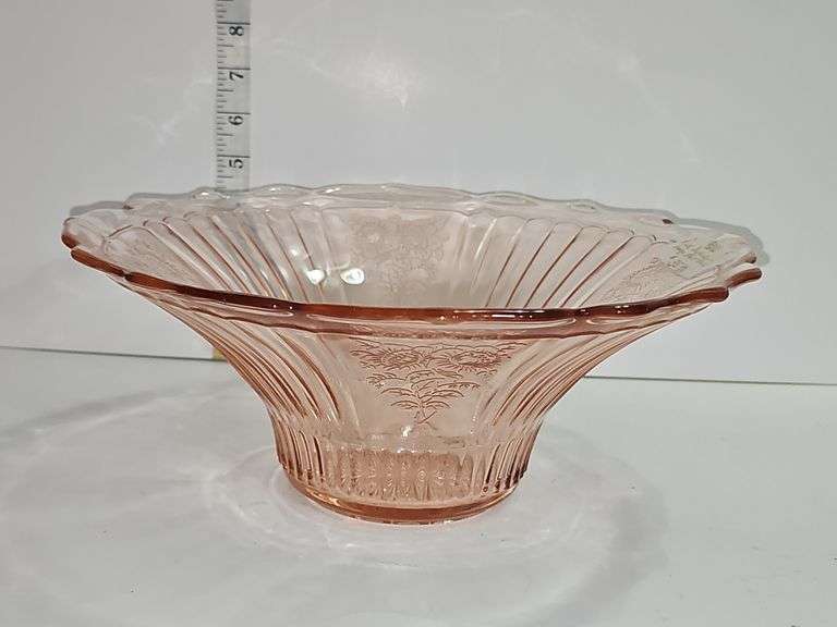 Vintage Anchor Hocking Mayfair "Open Rose" pink depression glass serving bowl.