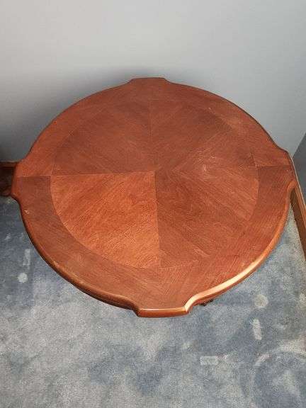 Pedistal side table with claw feet