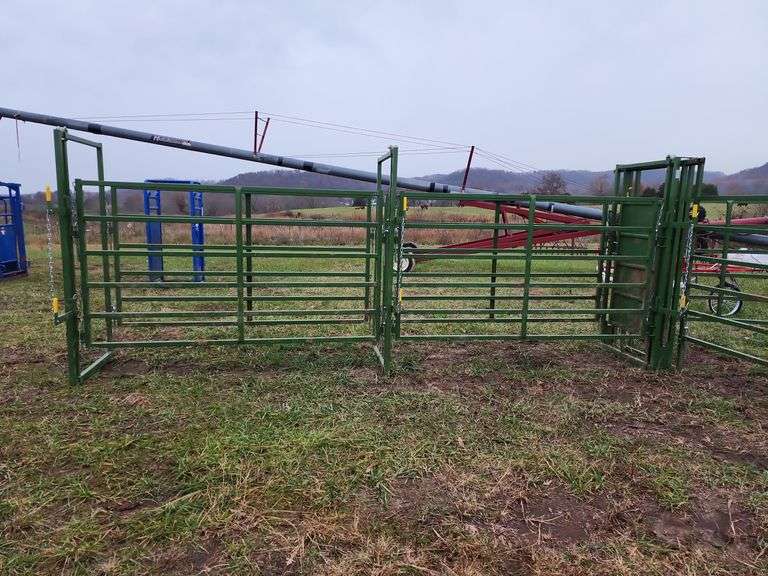 Powder River Turn Table With A 16ft Shute