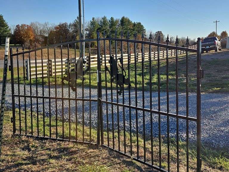 BI-Parting Iron Gate (Lion Design)