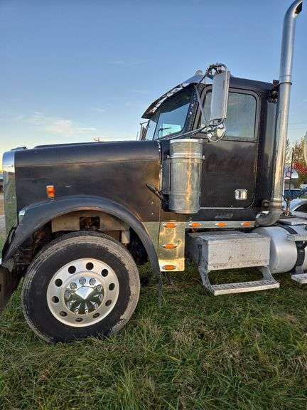 2006 Freightliner Day Cab