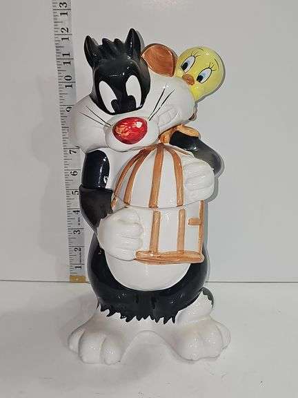 Vintage Looney Tunes Sylvester and Tweety ceramic cookie jar