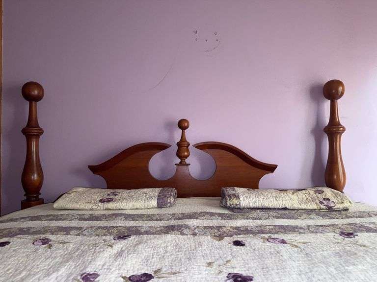 Cherry full size bed & bedding