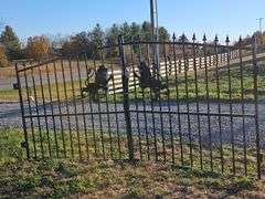 BI-Parting Iron Gate (Lion Design)