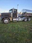 2006 Freightliner Day Cab