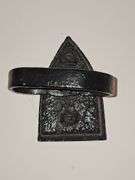 Primitive Cast Iron Sadirion