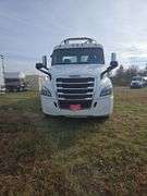 2019 Freightliner Day Cab