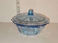 "Oyster Pearl" covered candy dish